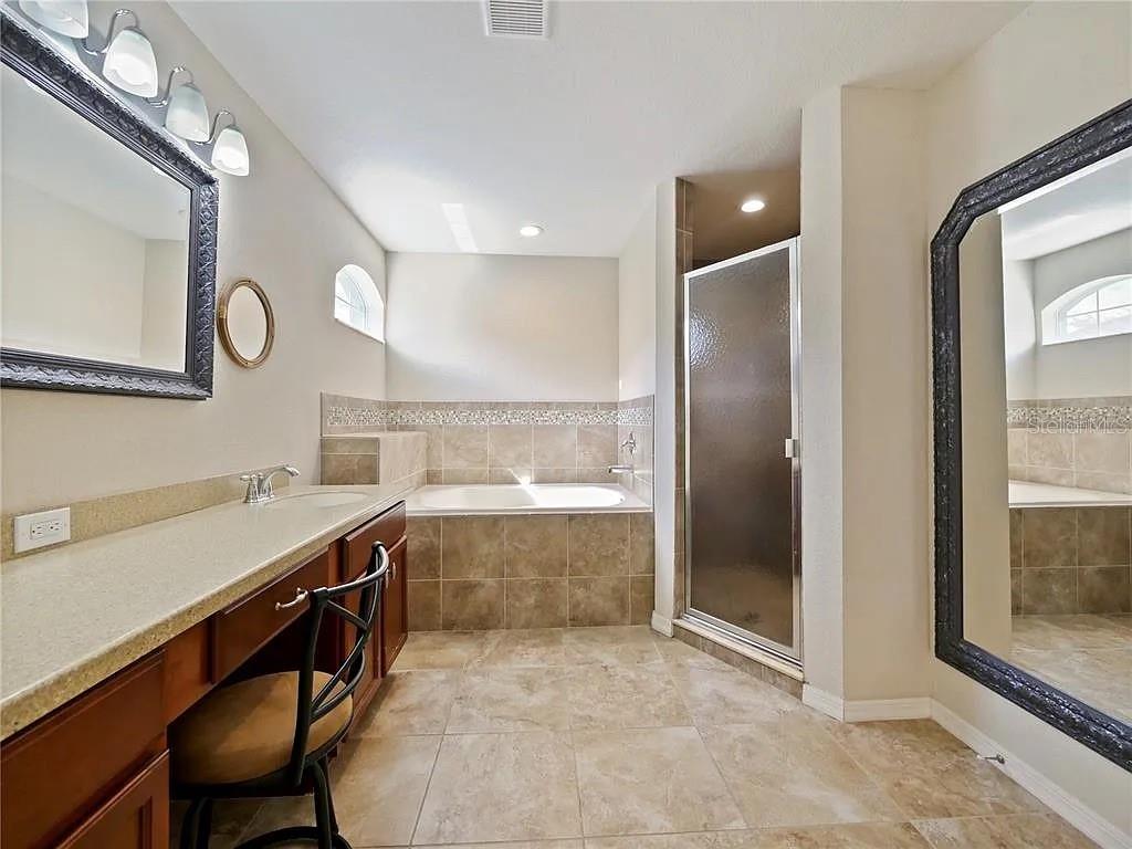WATERS EDGE/THE LAKES - Residential