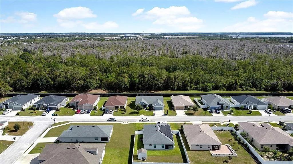 WATERS EDGE/THE LAKES - Residential