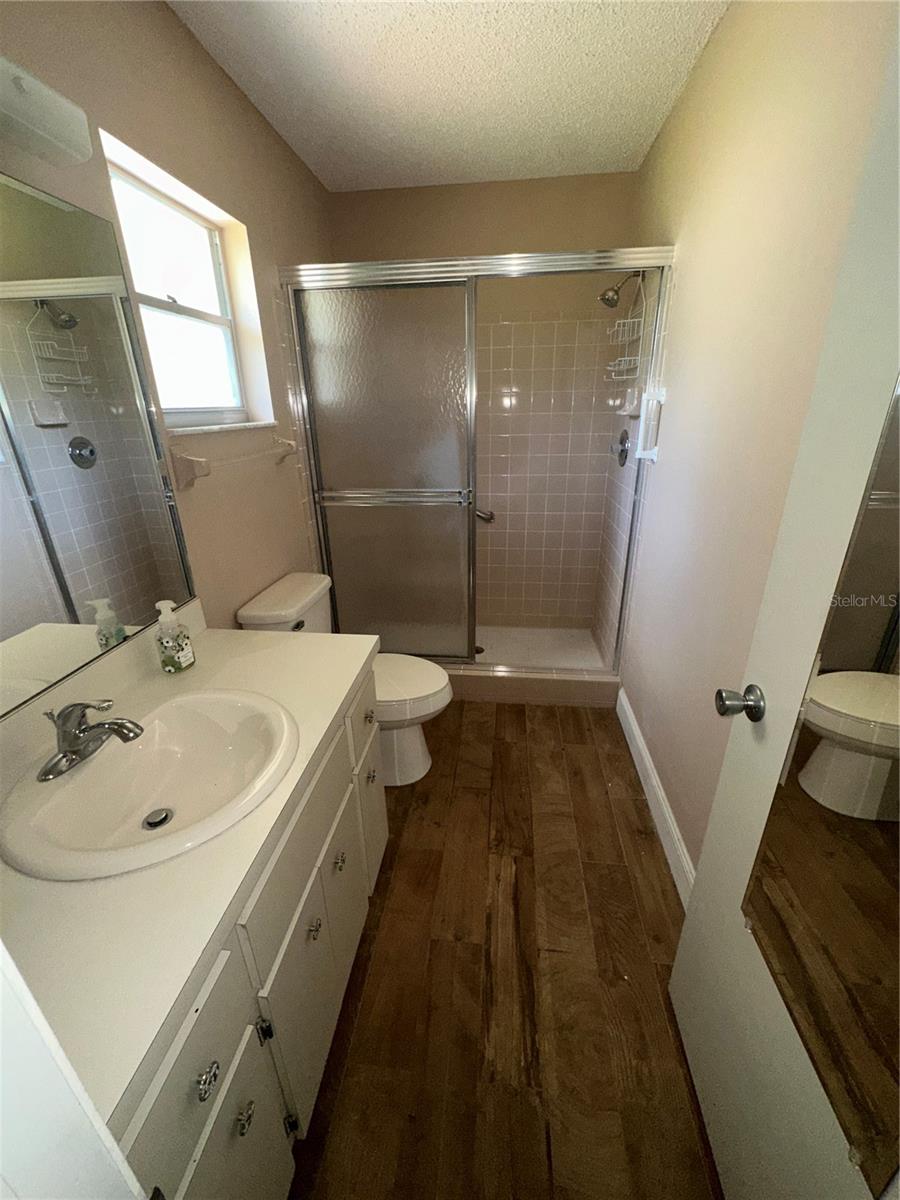 CIRCLE SQUARE WOODS - Residential