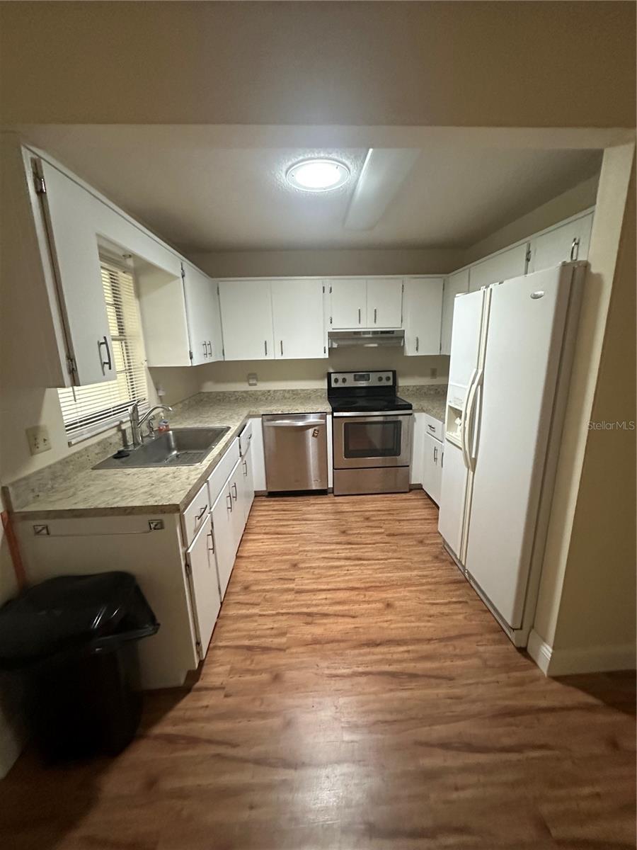 CIRCLE SQUARE WOODS - Residential