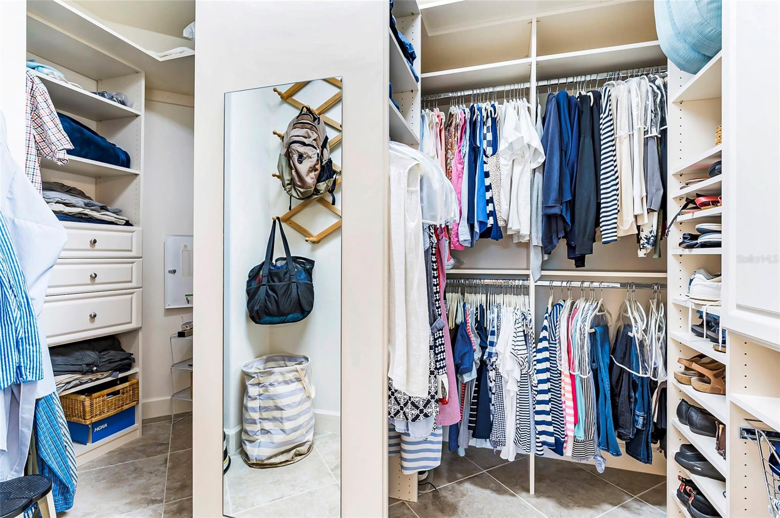 ESPLANADE PH I - Residential