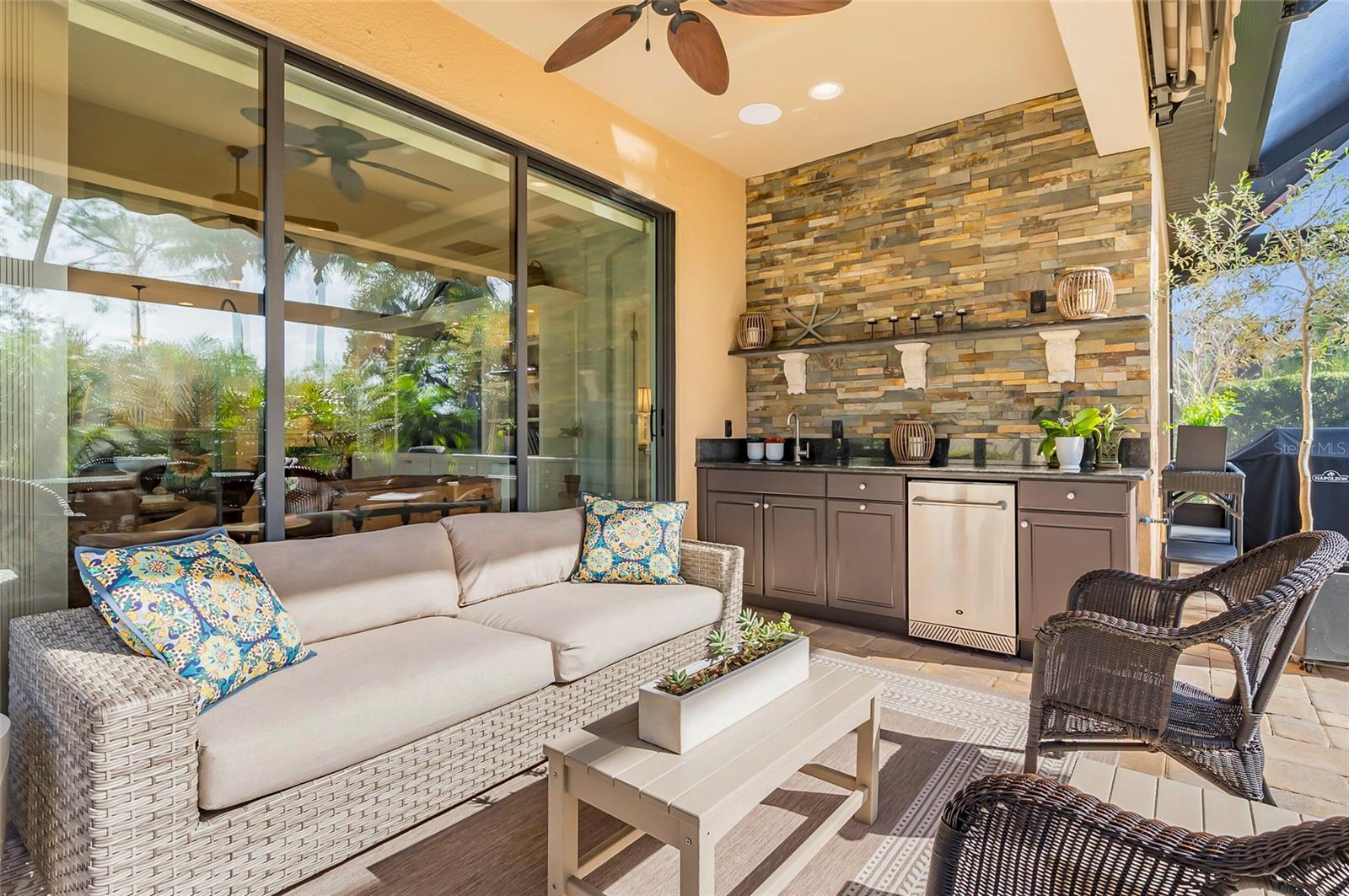 ESPLANADE PH I - Residential