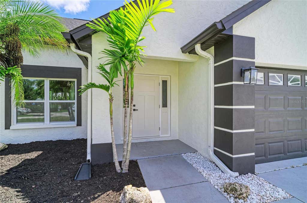 Photo of 3220 37th Terrace E, Bradenton, FL 34208 (MLS # A4703373)