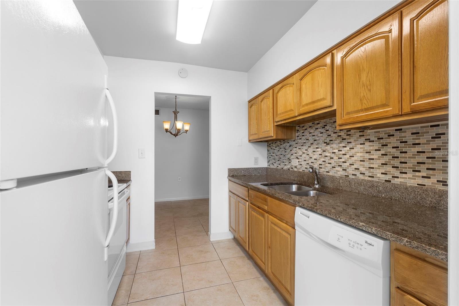 LAKESIDE MANOR APTS CONDO - Residential