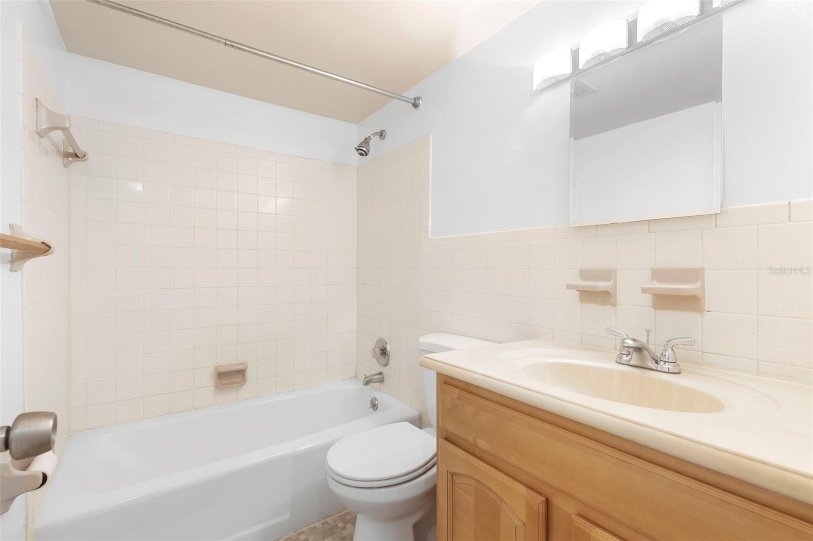 LAKESIDE MANOR APTS CONDO - Residential