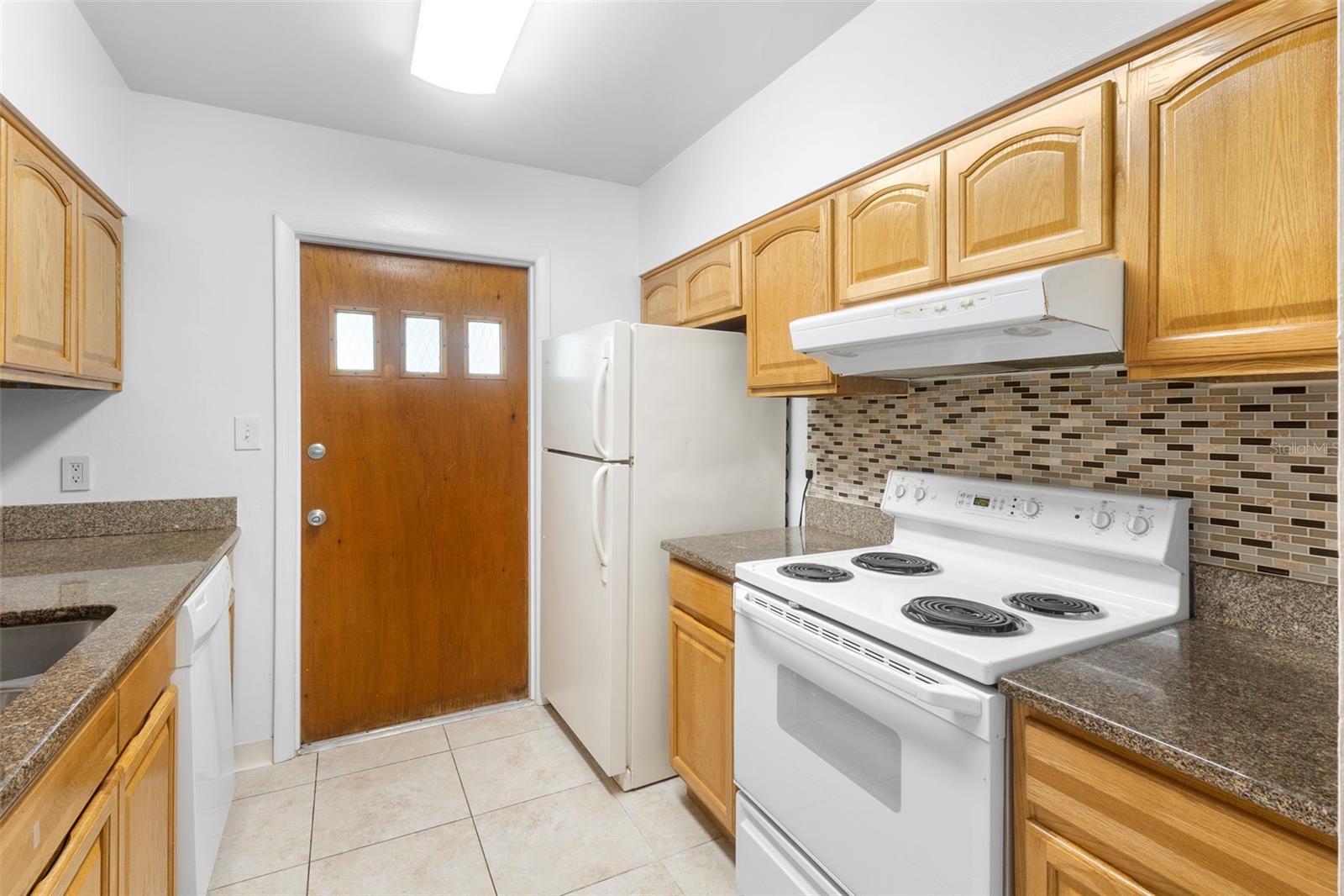 LAKESIDE MANOR APTS CONDO - Residential