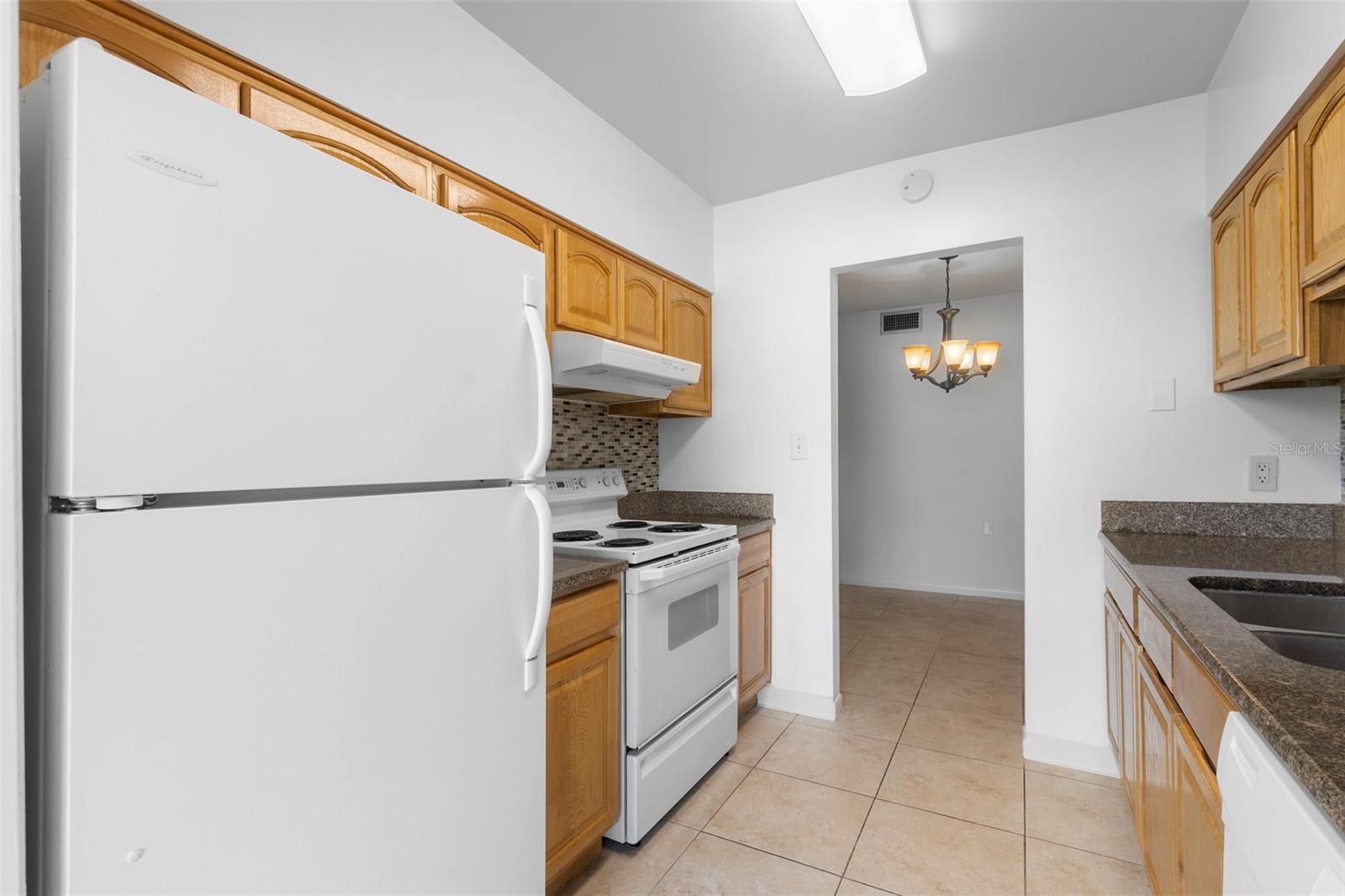 LAKESIDE MANOR APTS CONDO - Residential
