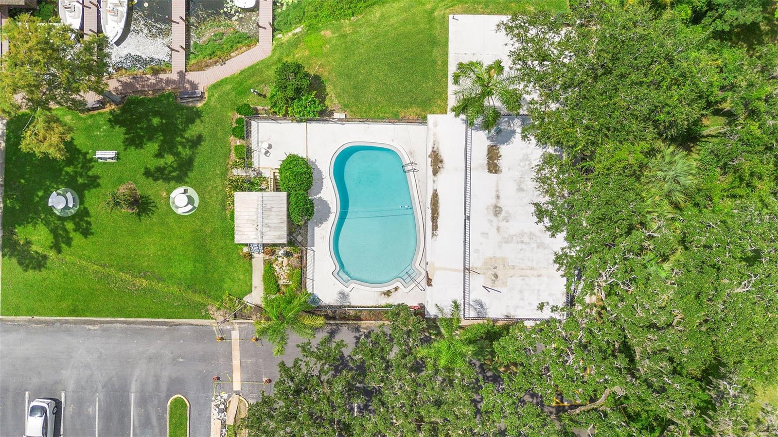 LAKESIDE MANOR APTS CONDO - Residential
