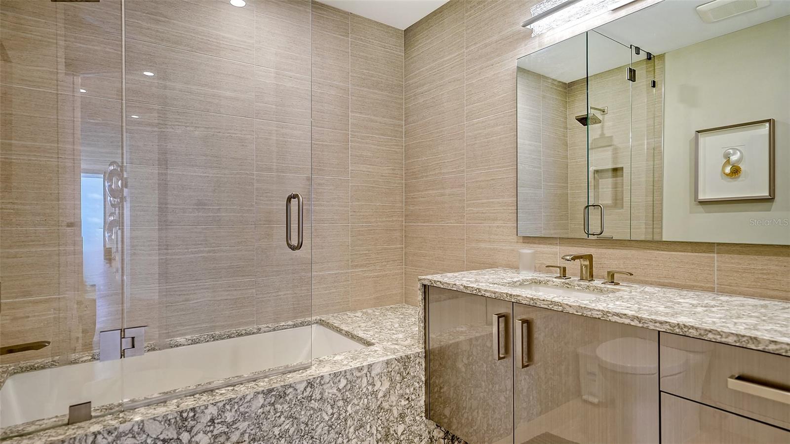 L AMBIANCE 1 - Residential