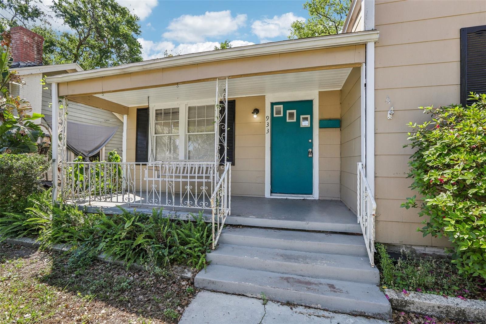 933 E SHADOWLAWN AVENUE