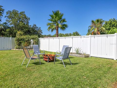 A home in PALMETTO