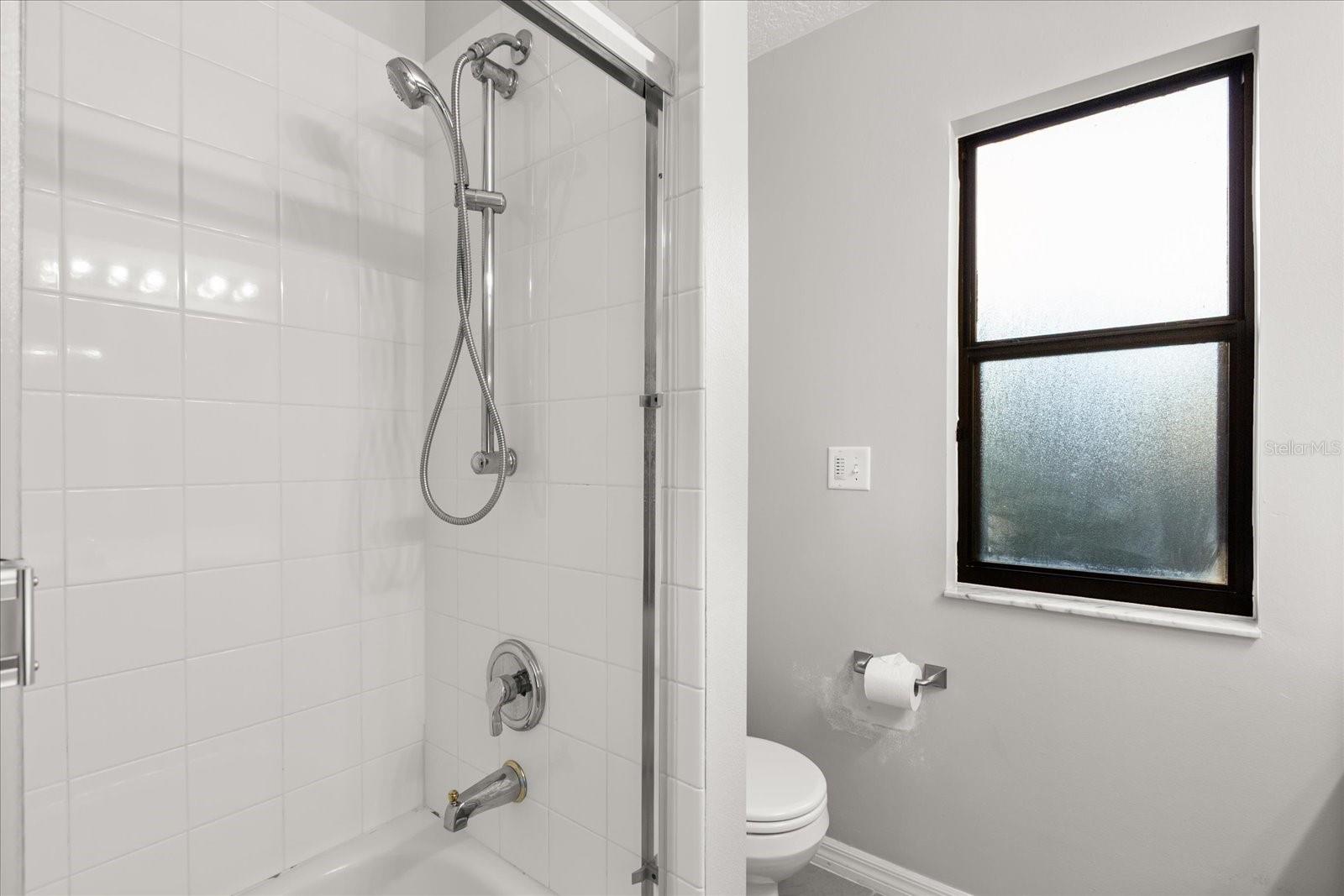 CHASE GROVES - Residential Lease