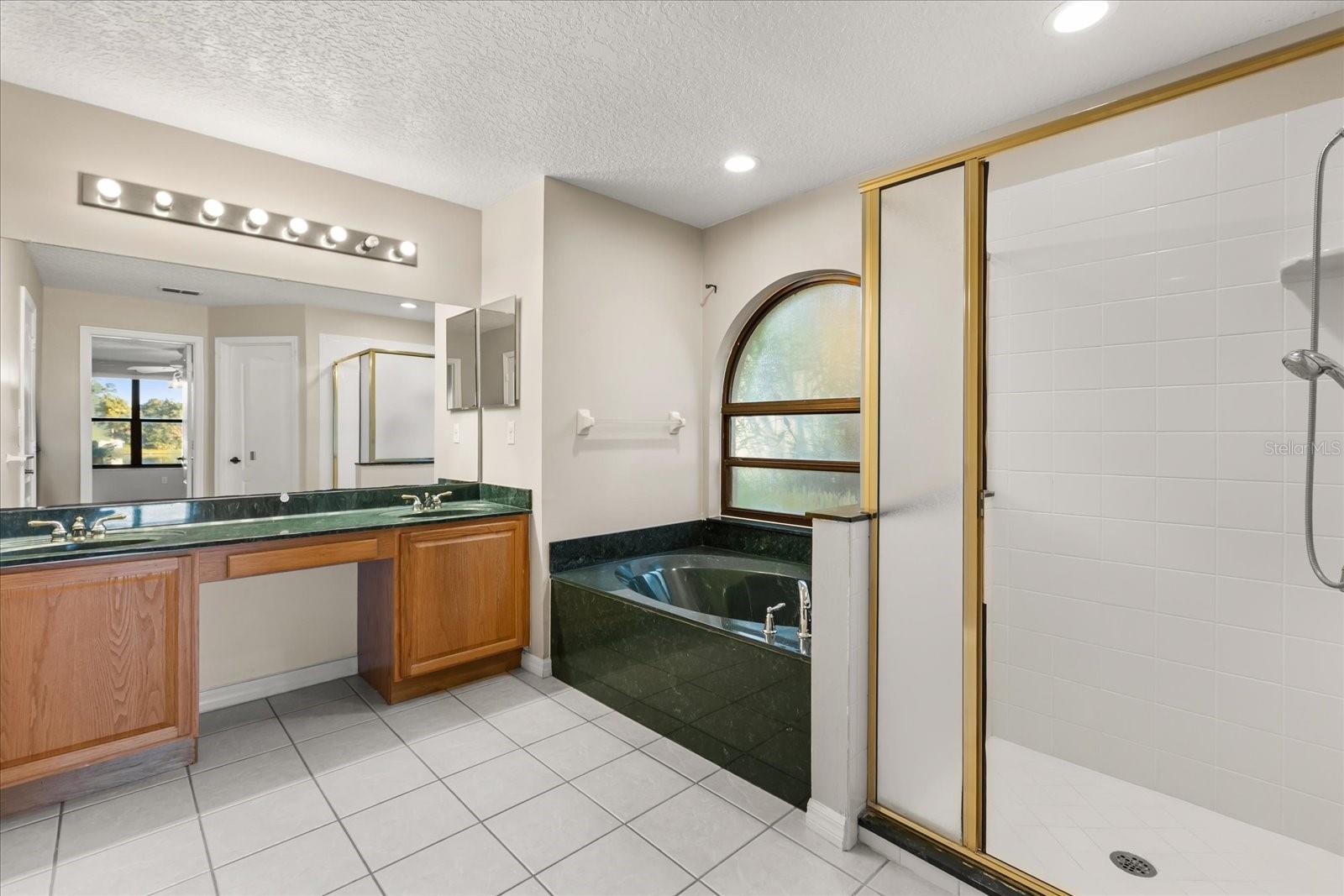 CHASE GROVES - Residential Lease