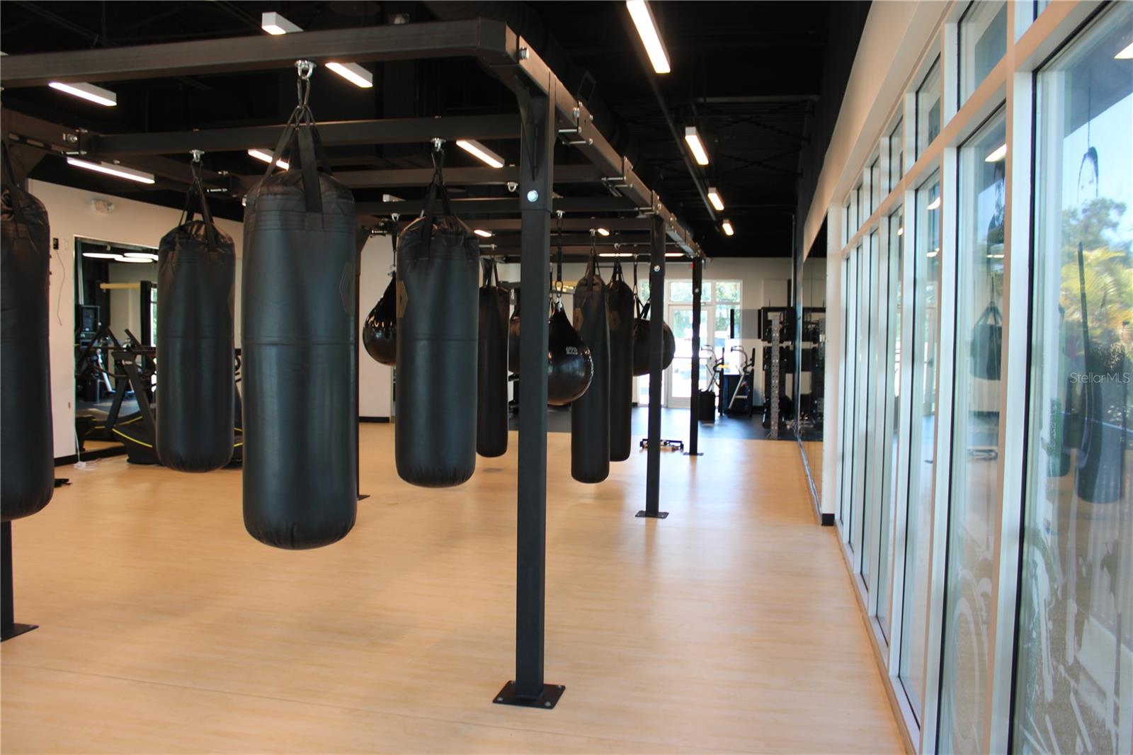 CONRADES ADD TO LARGO - Commercial Lease