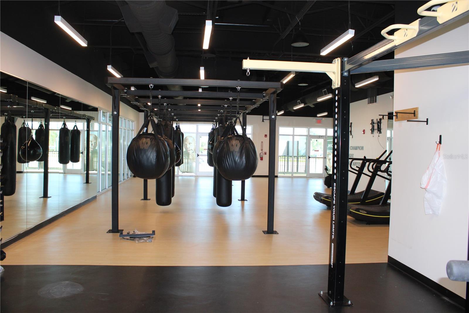 CONRADES ADD TO LARGO - Commercial Lease