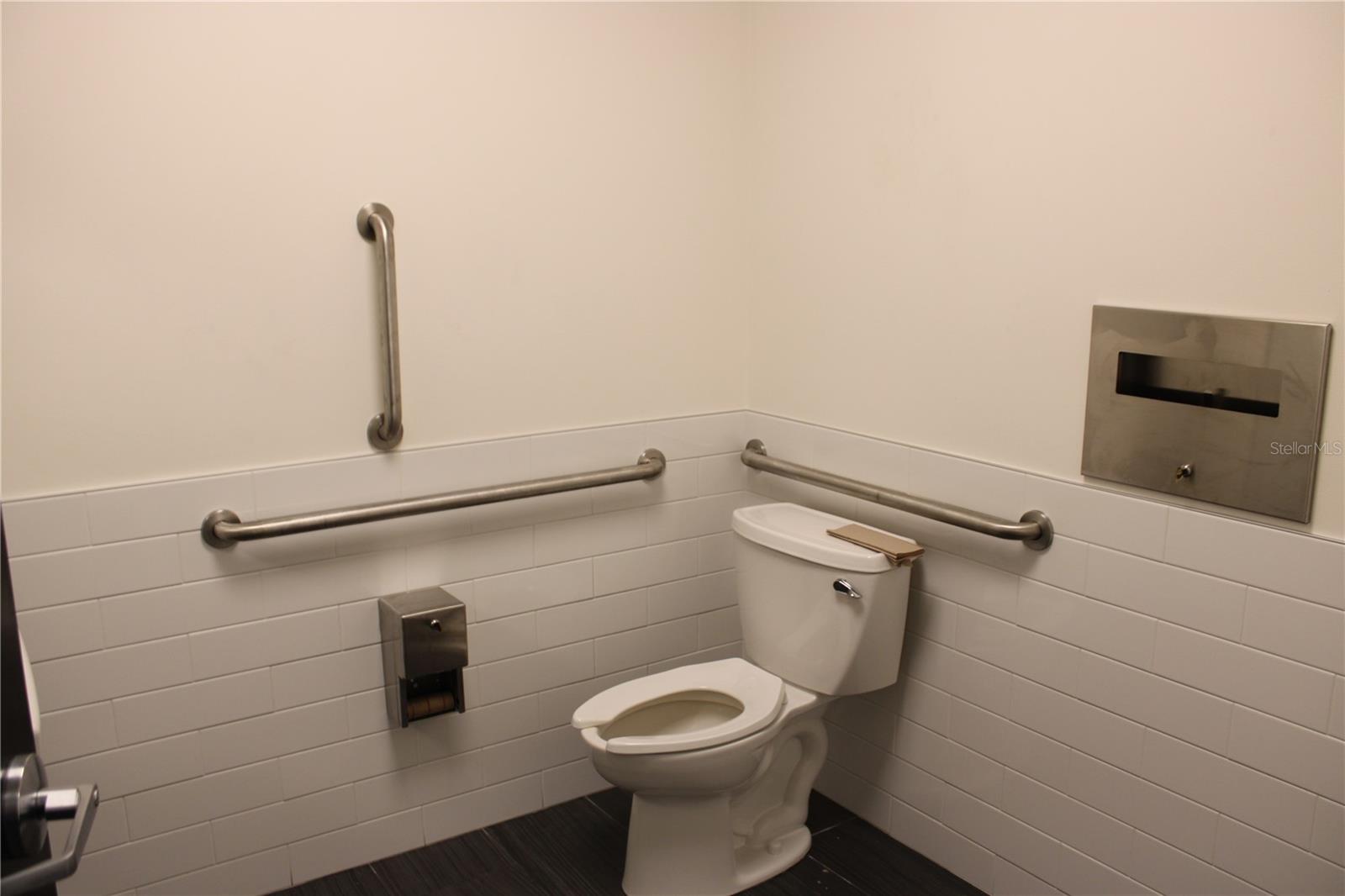 CONRADES ADD TO LARGO - Commercial Lease