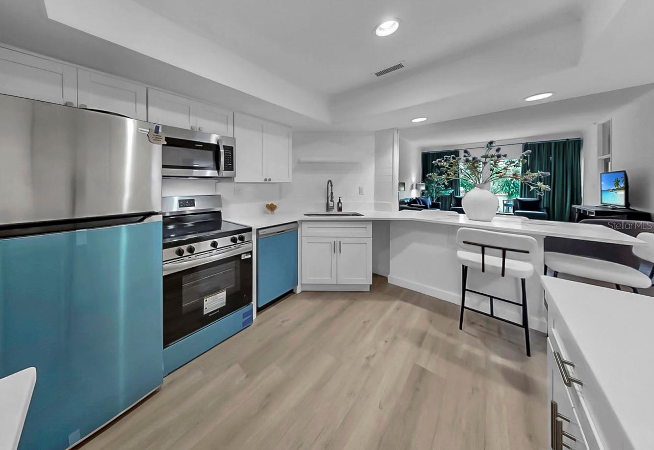 7400 SUN ISLAND DRIVE S 105