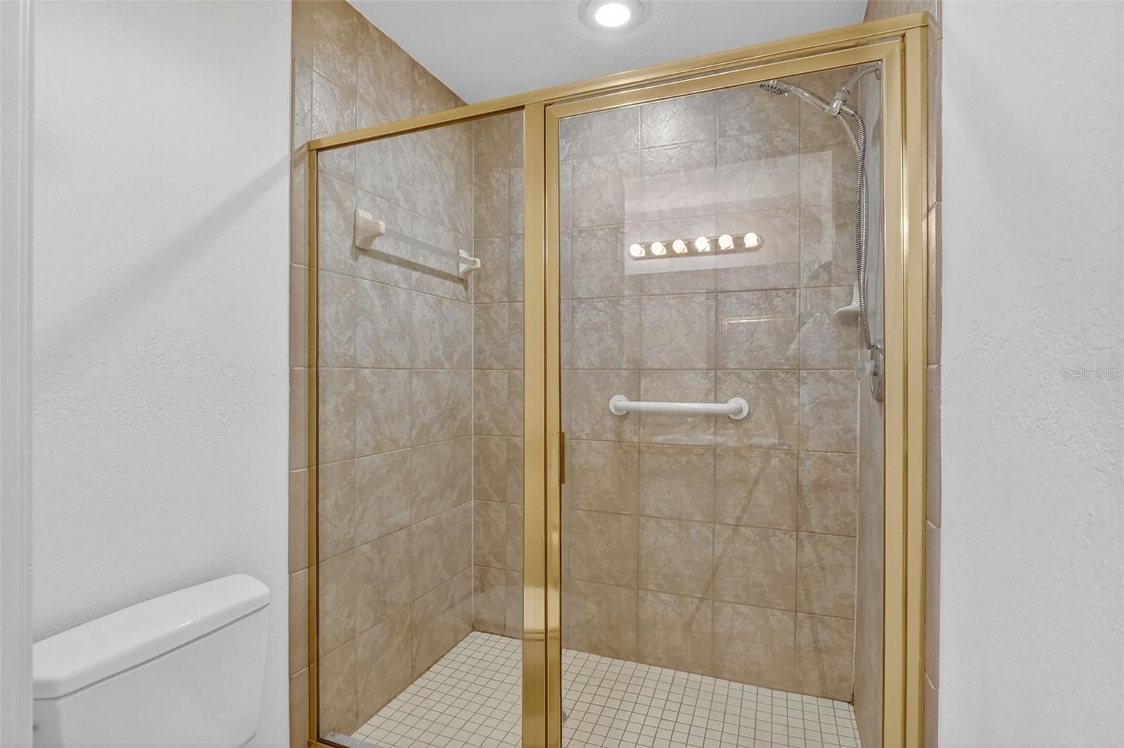 LAKES EDGE AT DEEP CREEK BLDG 03 - Residential