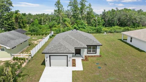 A home in LAKE WALES