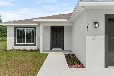 A home in LAKE WALES