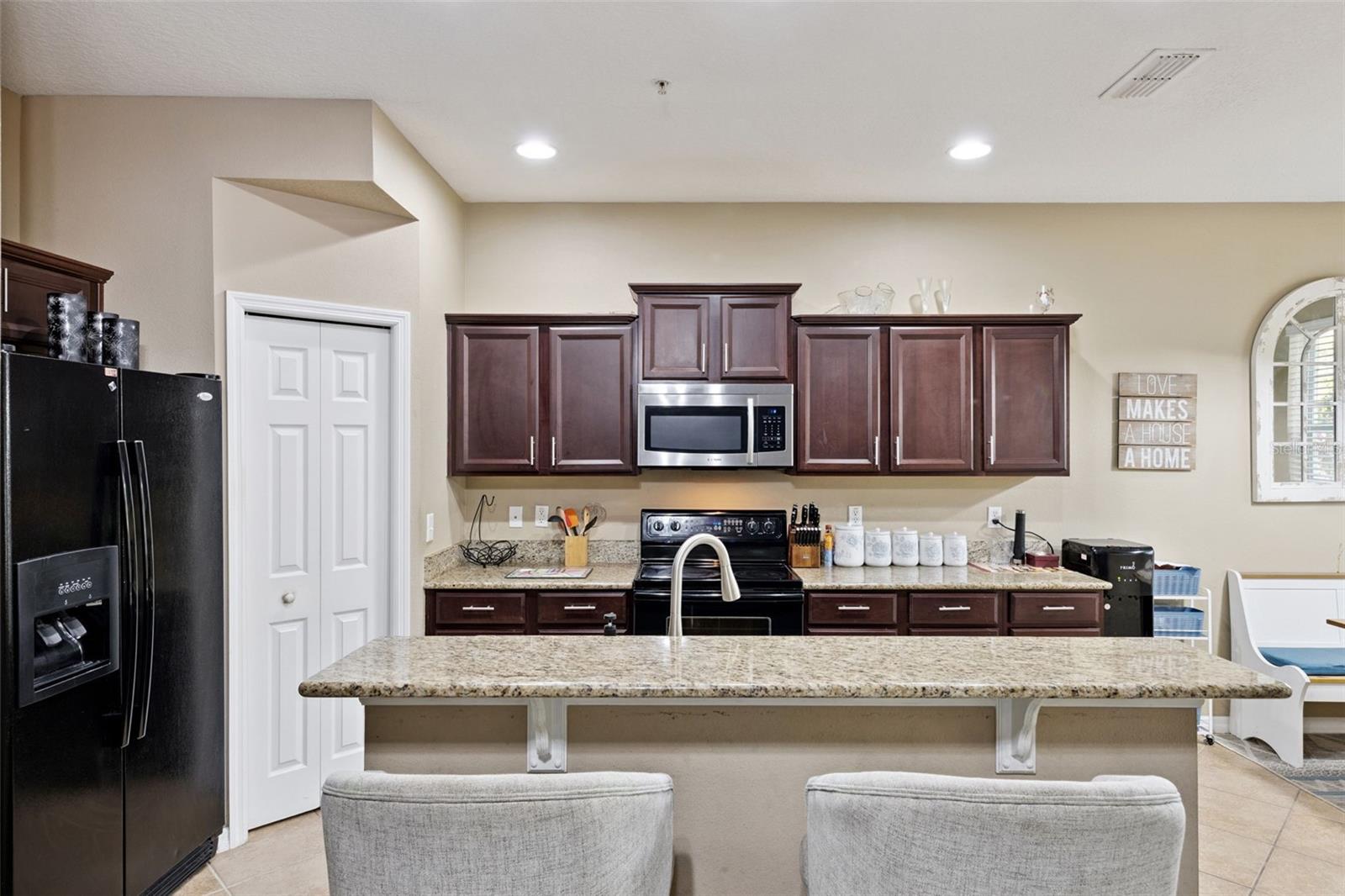 VILLAS AT CHASE GROVES A CONDO - Residential