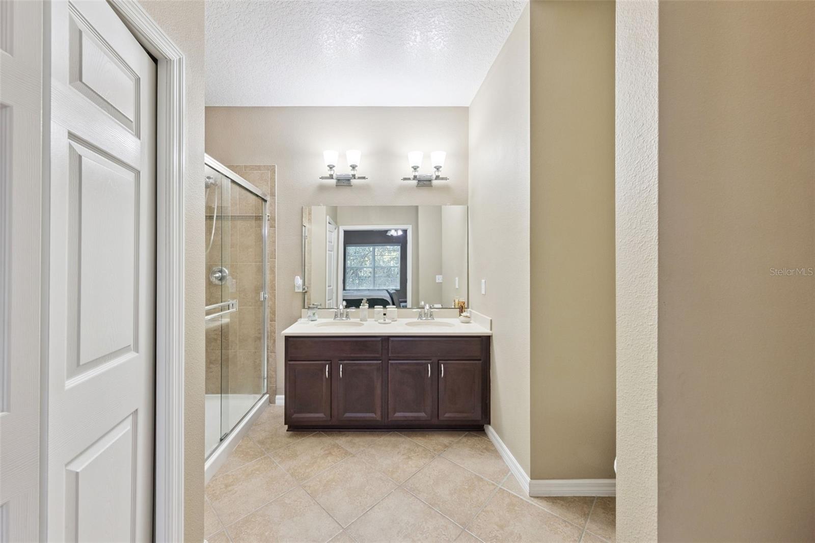 VILLAS AT CHASE GROVES A CONDO - Residential