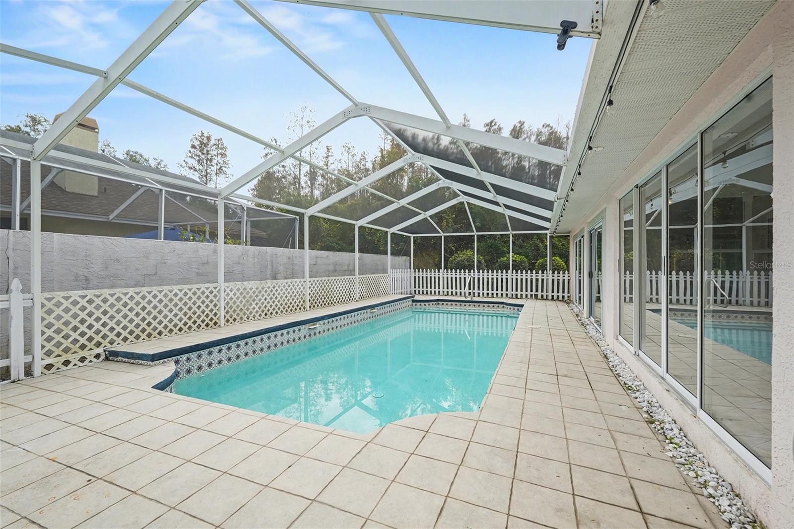 VILLAGE WOOD - Residential