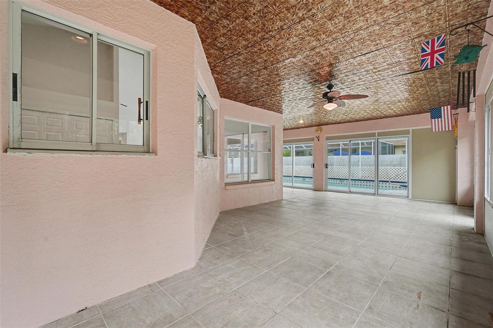 VILLAGE WOOD - Residential