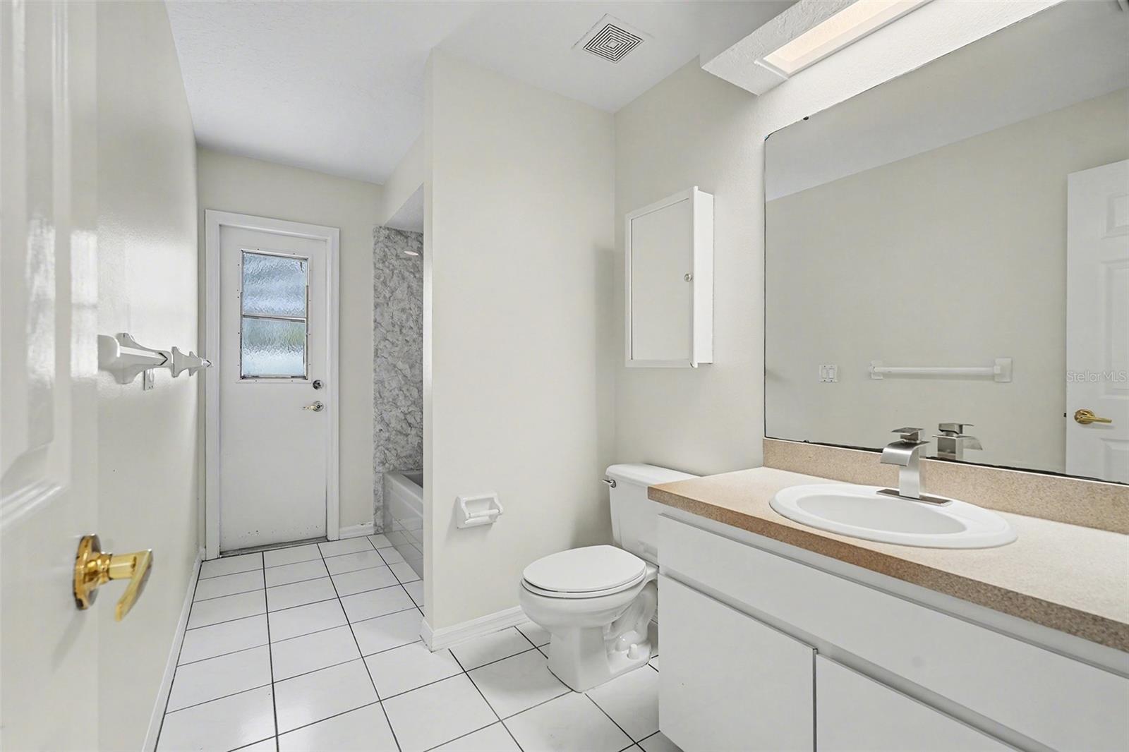 VILLAGE WOOD - Residential