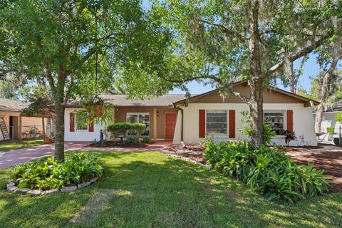 Photo of 4905 E Okara Road, Tampa, FL 33617 (MLS # TB8466816)