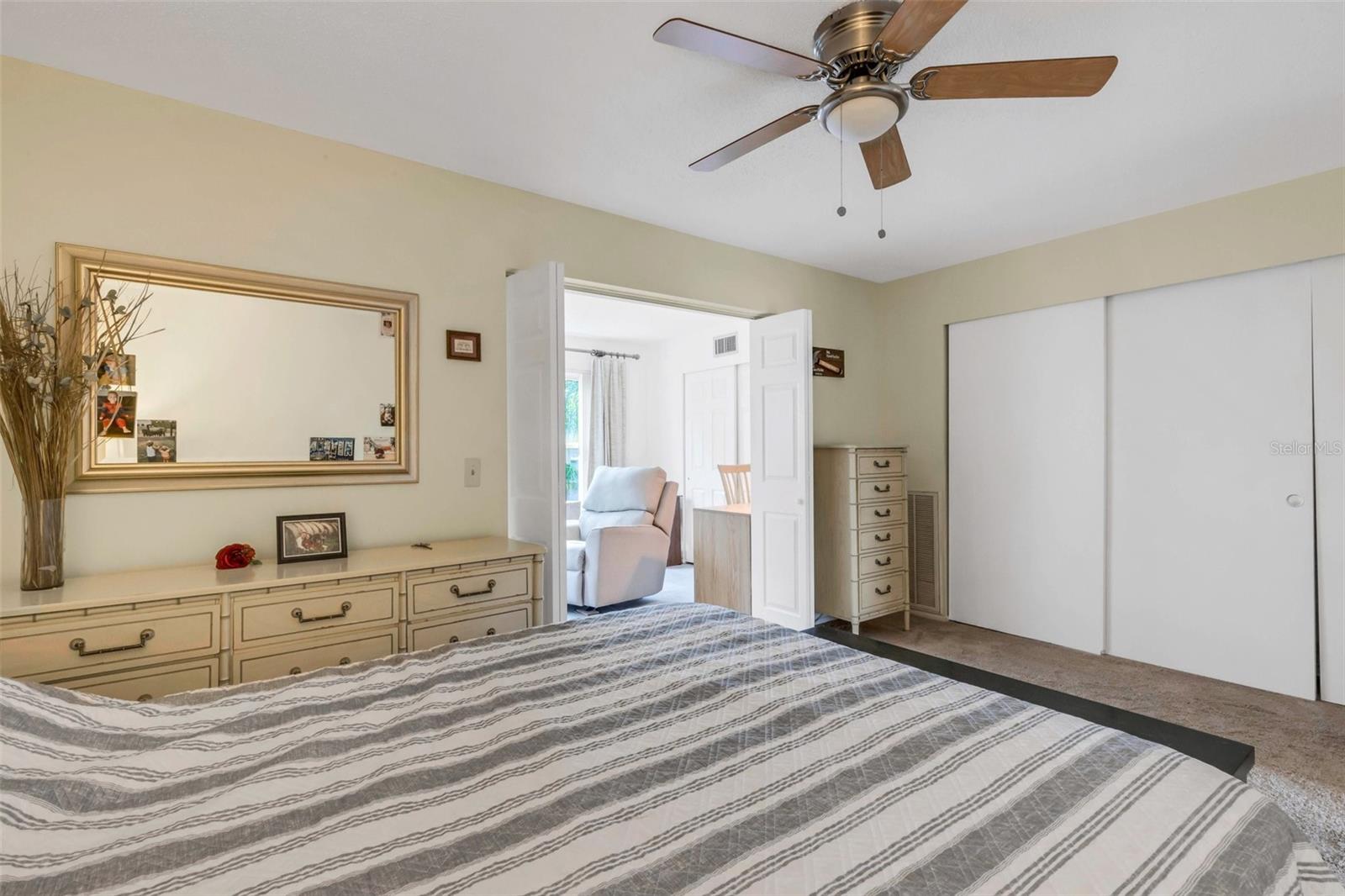 ON TOP OF THE WORLD - Residential