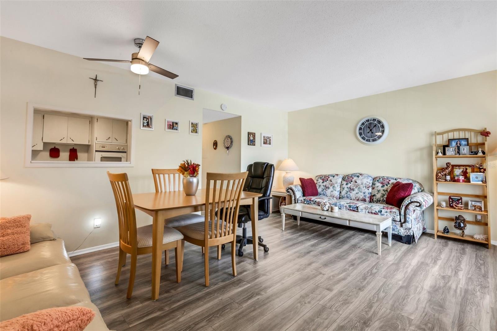 ON TOP OF THE WORLD - Residential