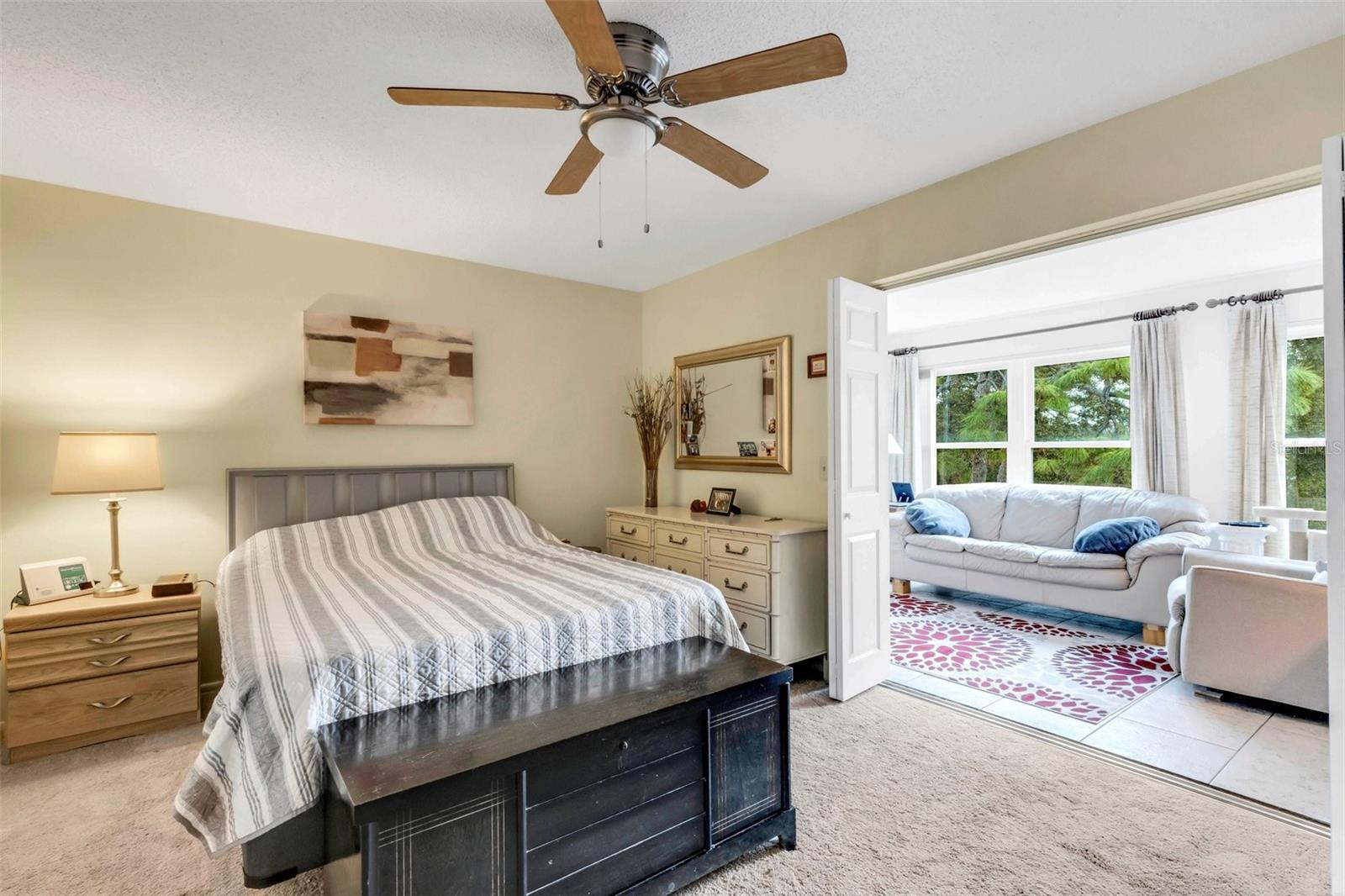 ON TOP OF THE WORLD - Residential