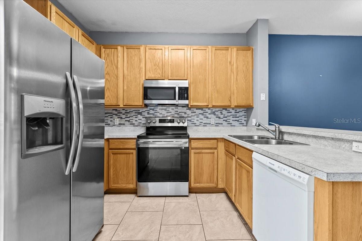 SEMINOLE PALMS AT LARGO - Residential