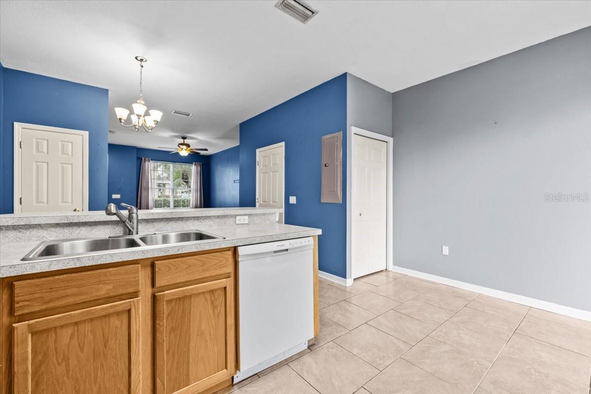 SEMINOLE PALMS AT LARGO - Residential