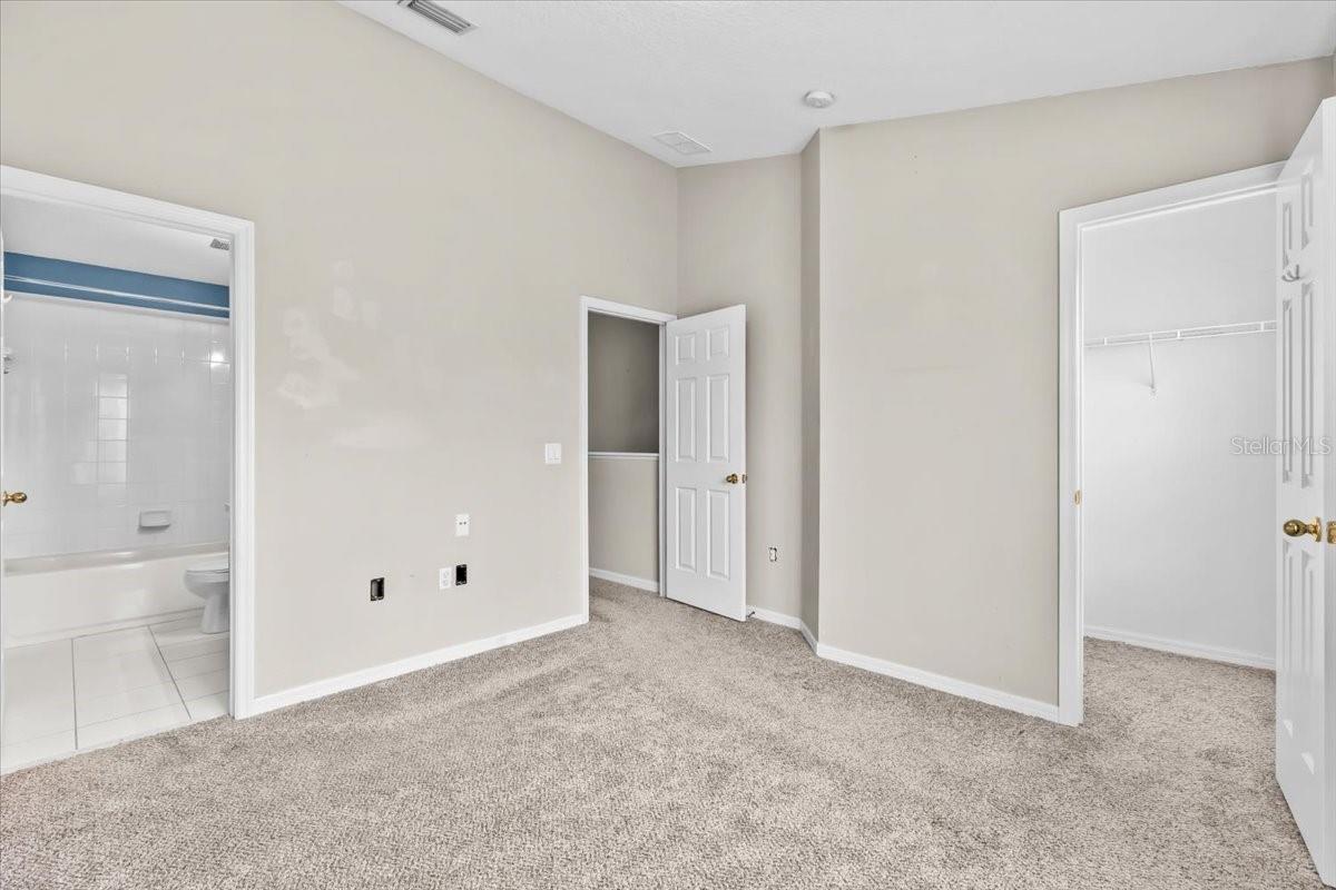 SEMINOLE PALMS AT LARGO - Residential
