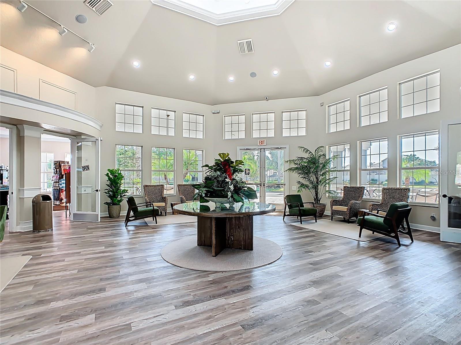 WYNDHAM PALMS PH 4 - Residential Lease