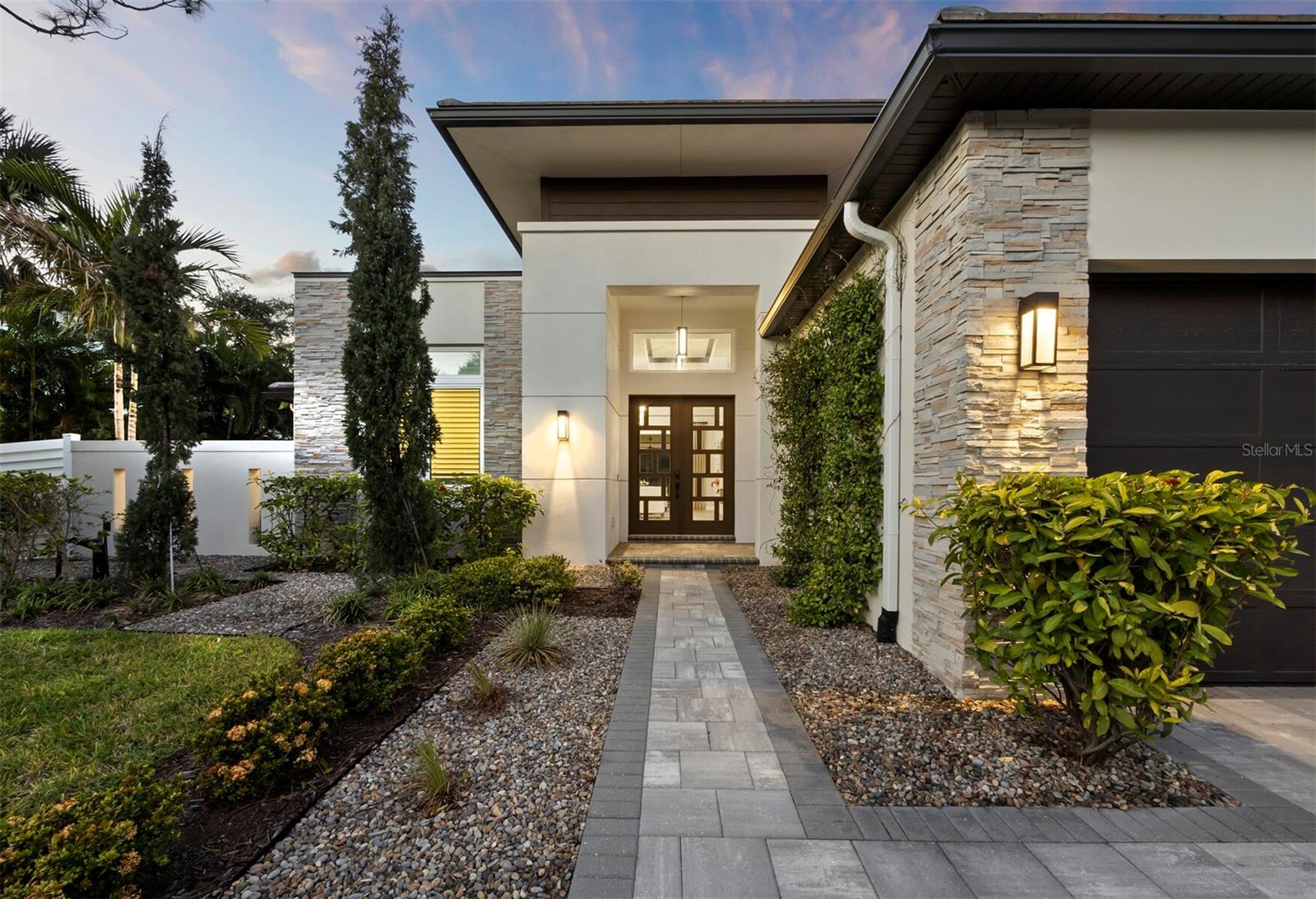 SOUTH POINSETTIA PARK - Residential