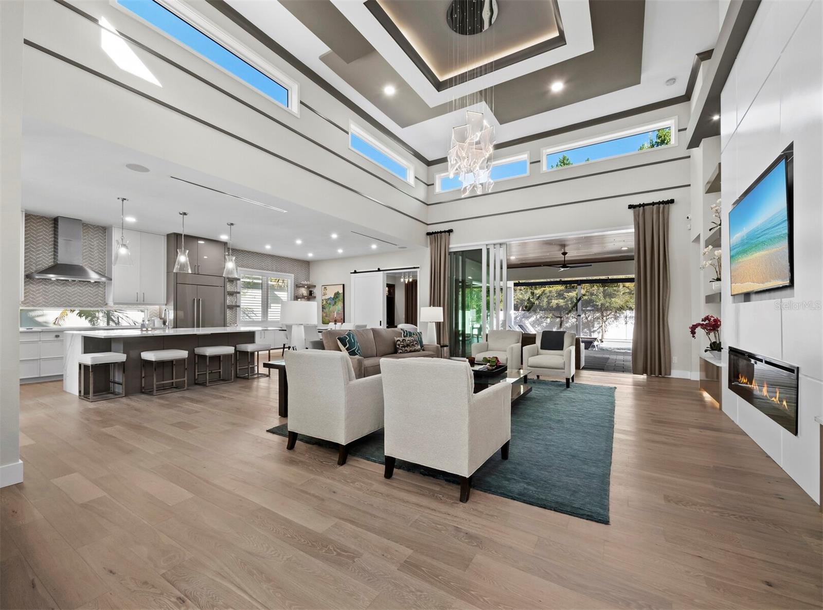 SOUTH POINSETTIA PARK - Residential