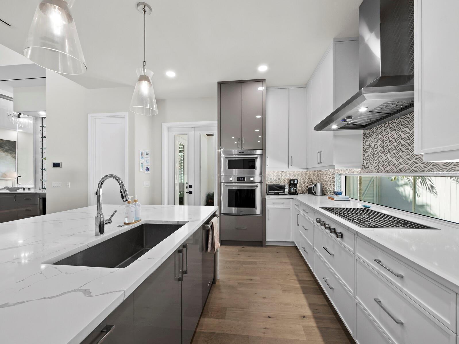 SOUTH POINSETTIA PARK - Residential