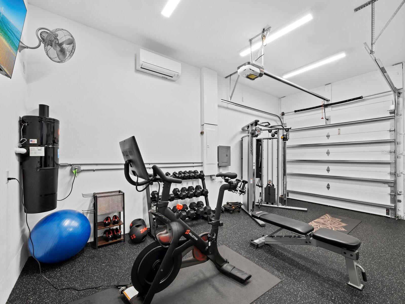 SOUTH POINSETTIA PARK - Residential