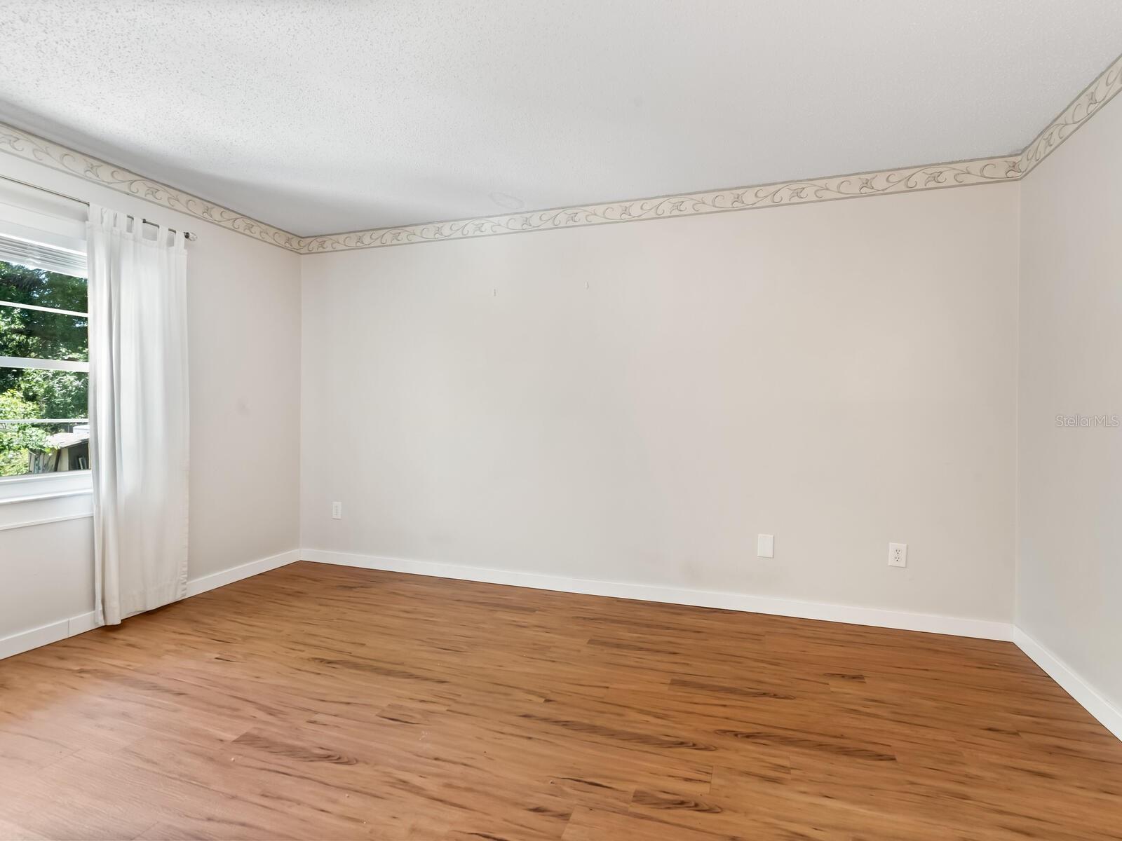 SUMMER LAKES - Residential Lease