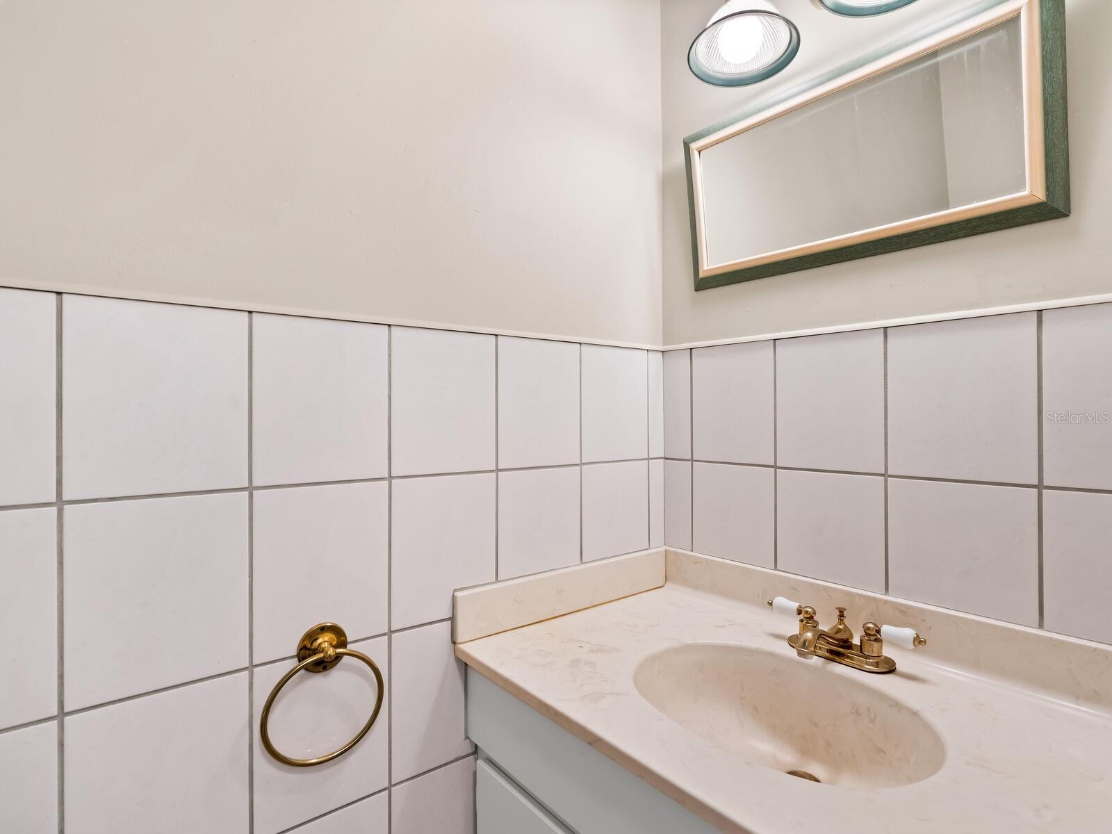 SUMMER LAKES - Residential Lease