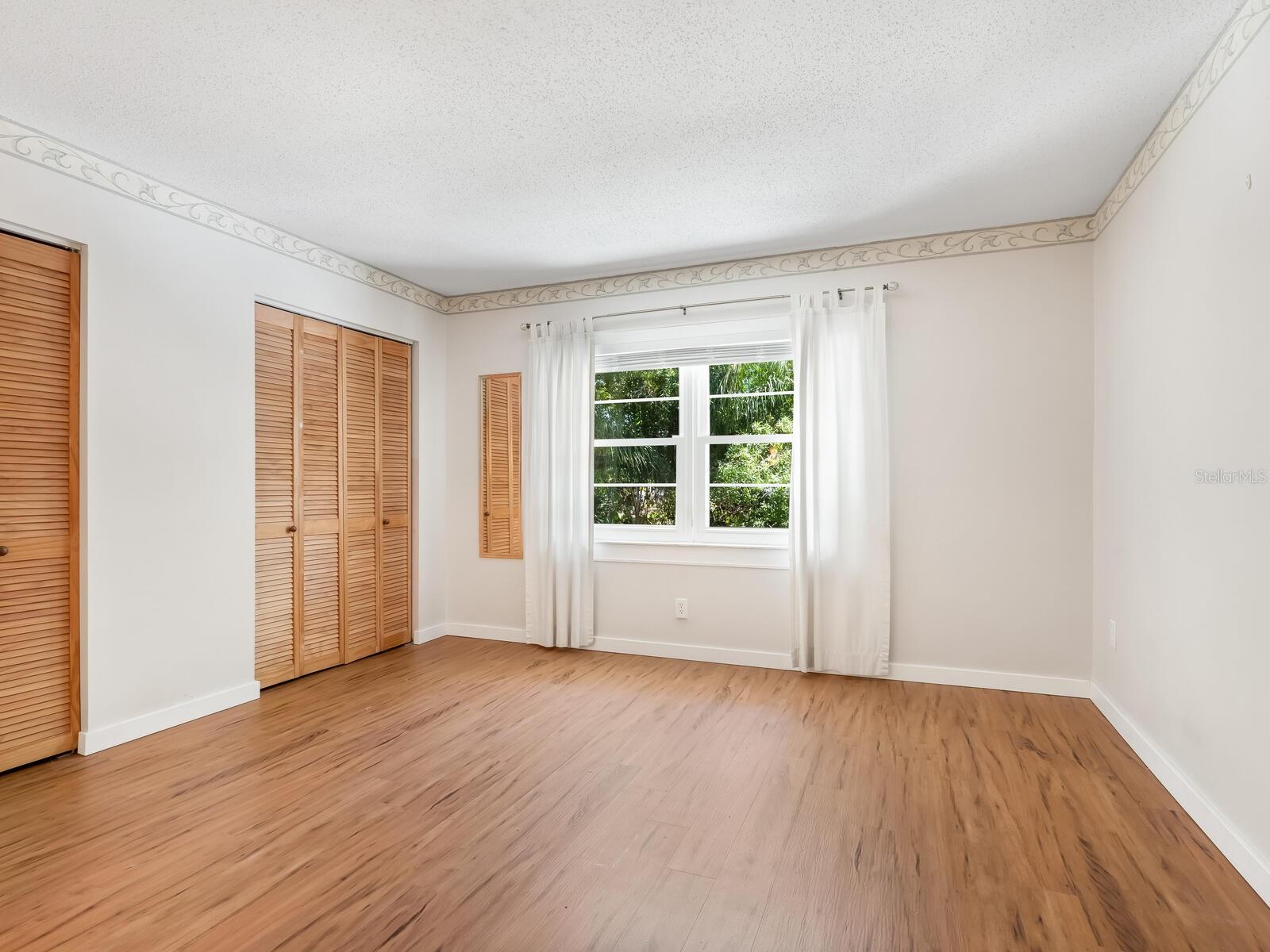 SUMMER LAKES - Residential Lease