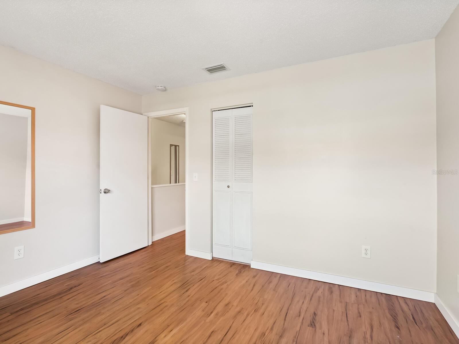 SUMMER LAKES - Residential Lease