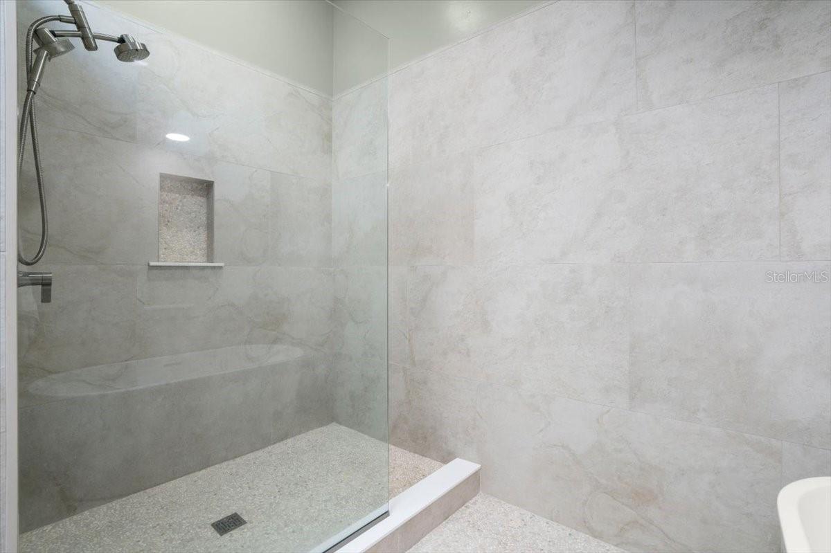 EL PINO PARQUE - Residential