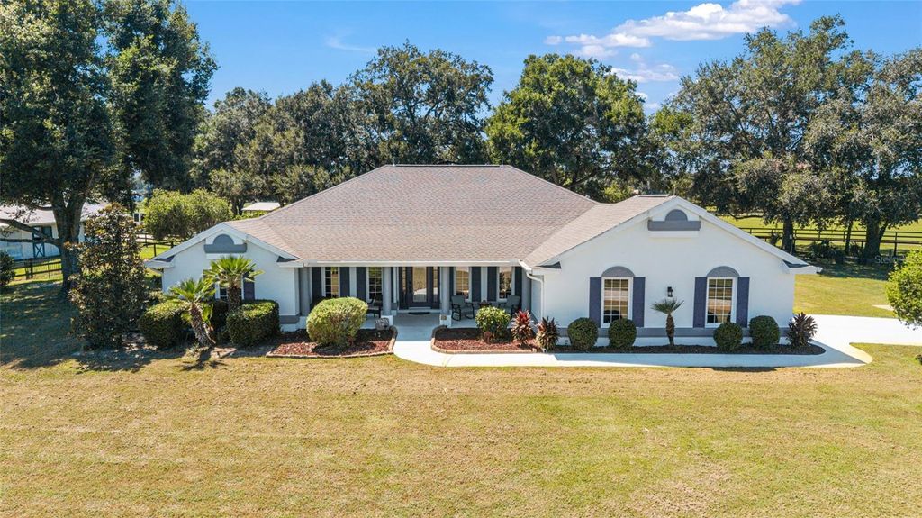 Photo of 16050 NW 10th Circle, Citra, FL 32113 (MLS # OM711896)