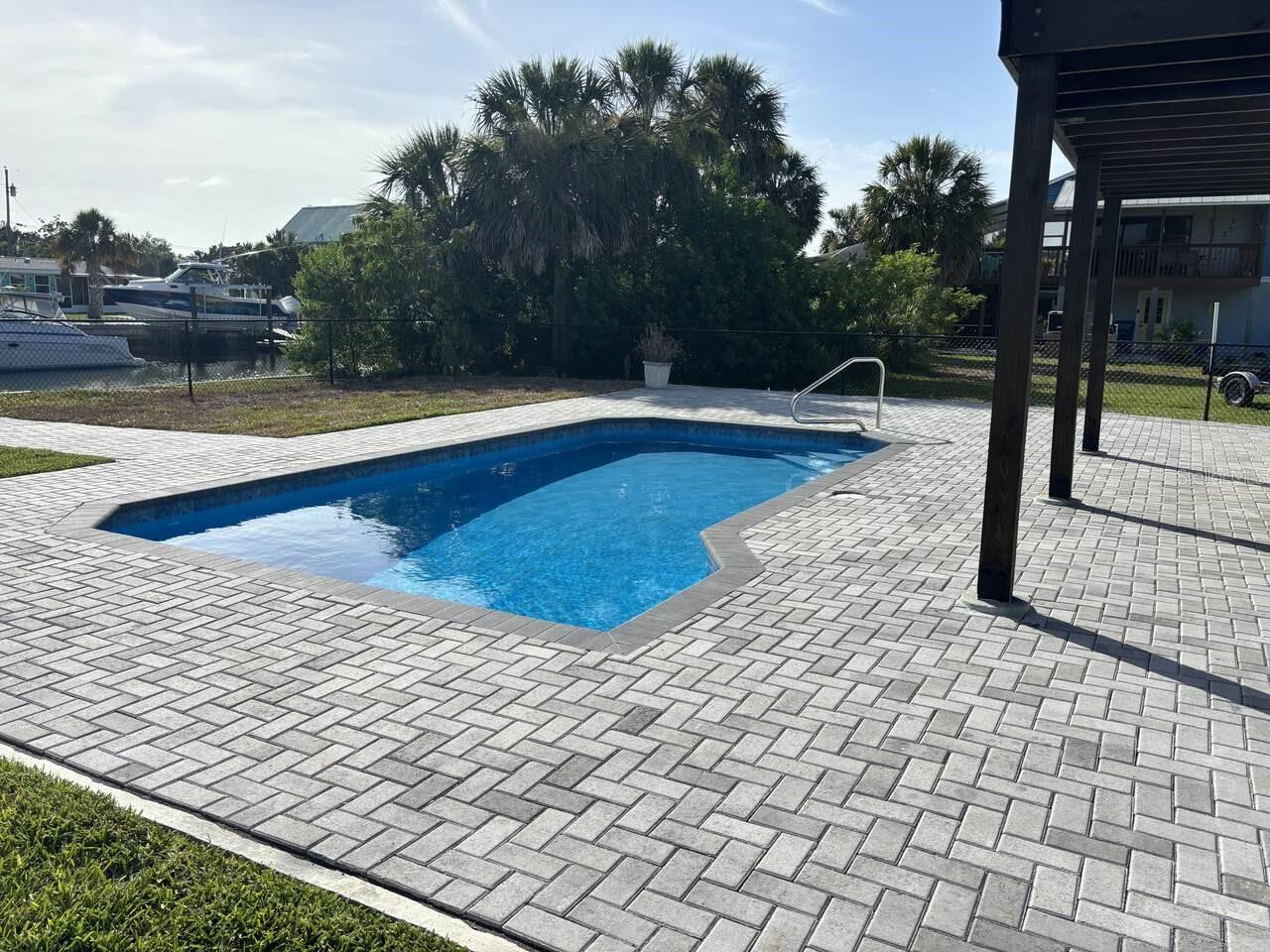 4104 PINE DALE COURT