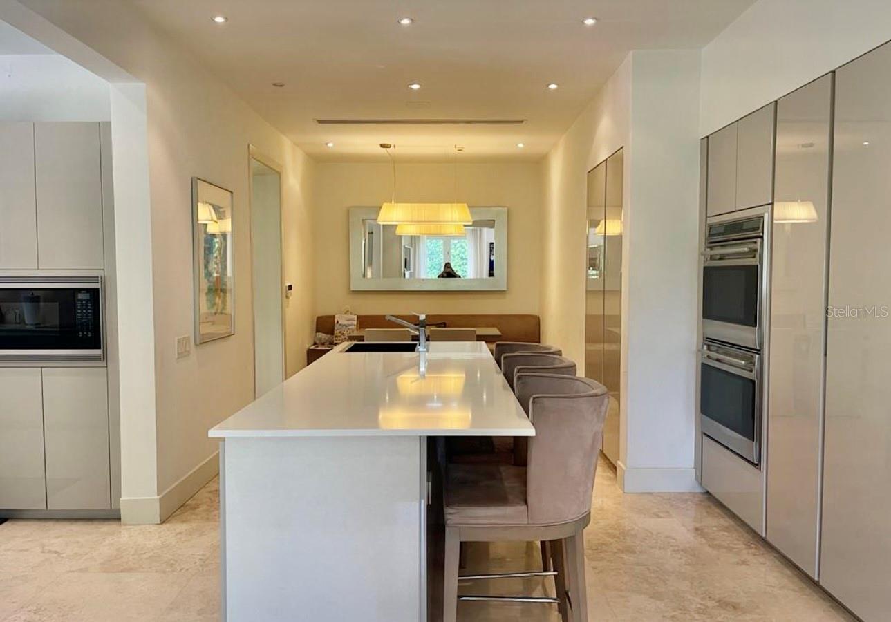 SUCHVILLE - Residential