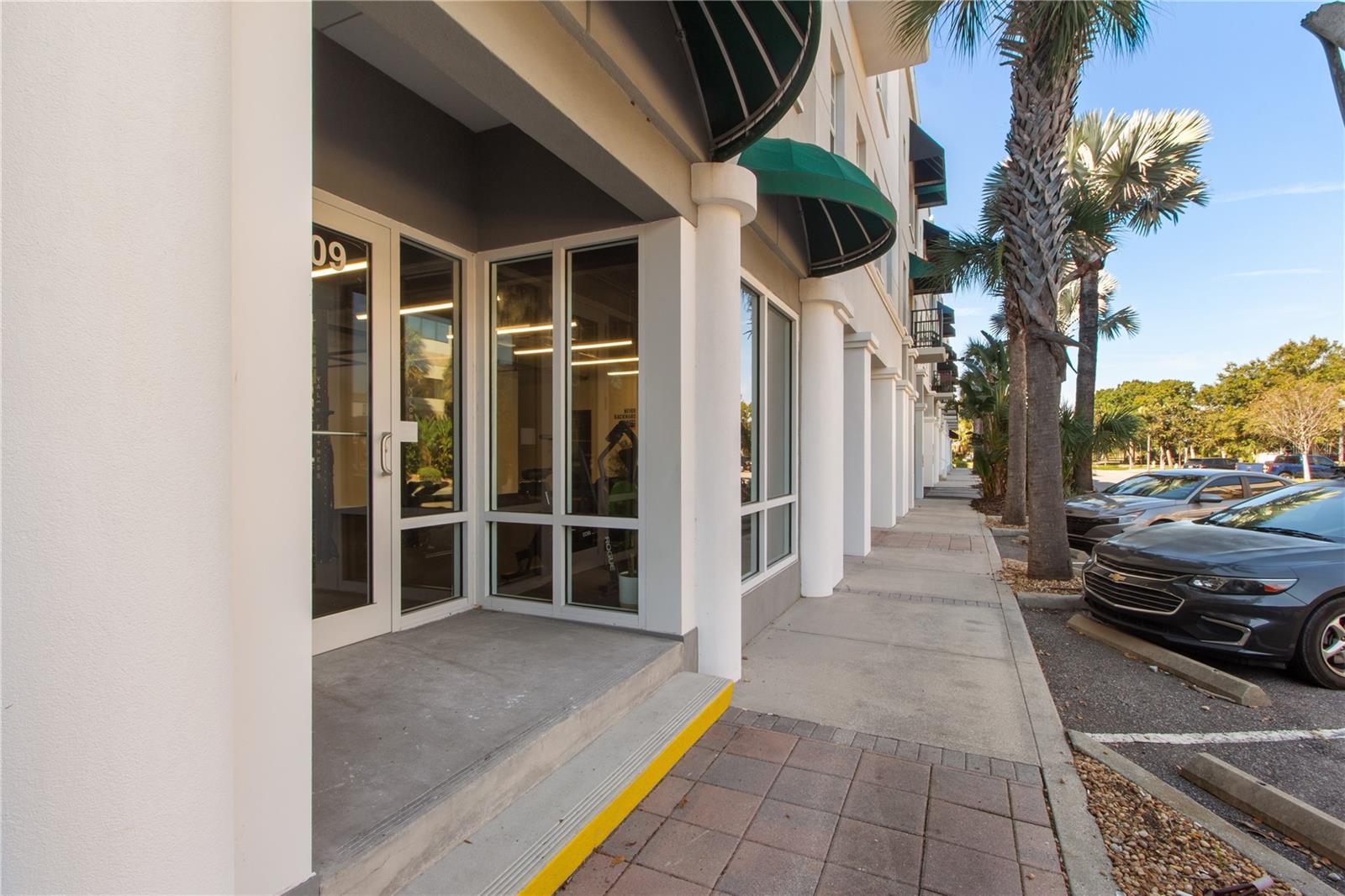 OLDSMAR GALLERIA CONDO - Residential Lease